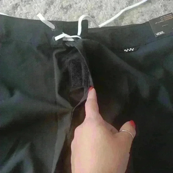 Vans Mens Black and White The Sidelines 18' Boardshorts 36 Regular - Picture 7 of 12